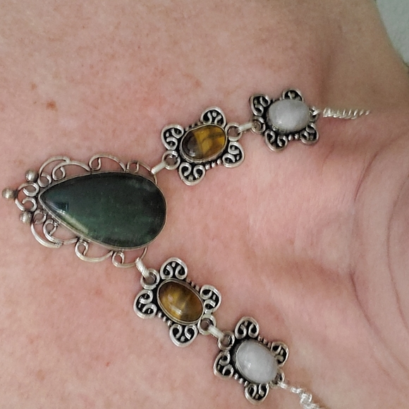 New Nephrite, Tiger Eye and Rainbow Moonstone Silver Necklace. - Picture 4 of 16